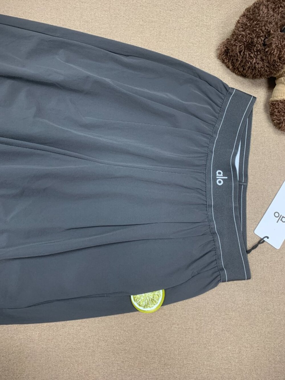 🦝ALO Yoga Dark Gray Suit Up Trouser🤳NWT Work Casual 30" Inseam - Picture 5 of 10